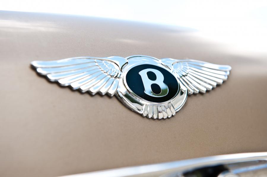 Логотип Bentley T1 1965 года  (фото 16 из 27)